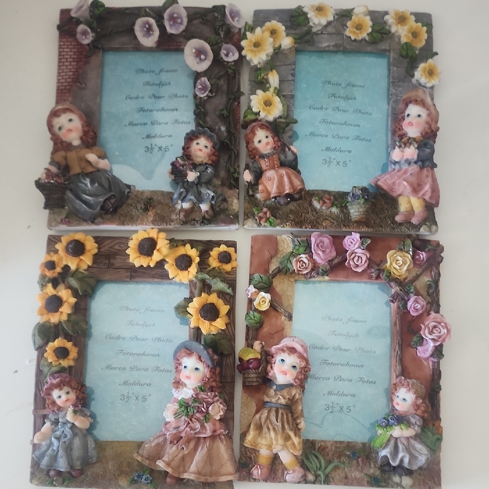 Charming Floral Picture Frame Set